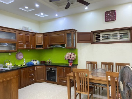 Cho thuê nhà nguyên căn ở Trần Cung
