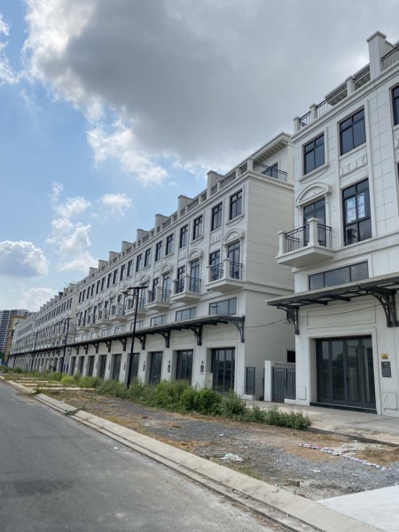 Cho thuê nhà nguyên căn phố Lakeview City mặt tiền đường song hành 697 Đỗ Xuân Hợp An Phú Q2