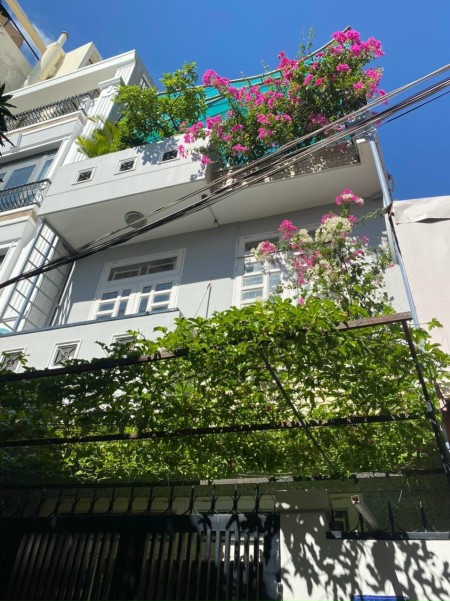 Cho thuê nhà nguyên căn xe hơi Nguyễn Thị Thập ngay chợ Tân Mỹ 3 phòng ngủ chỉ 13 triệu/ tháng.