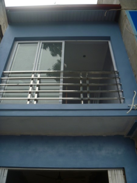 Cho thuê nhà mặt đường Bưởi giá tốt