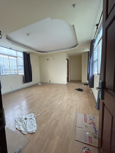 CHDV mặt tiền đường Đề Thám: Trệt 7 Lầu: 18P WC riêng