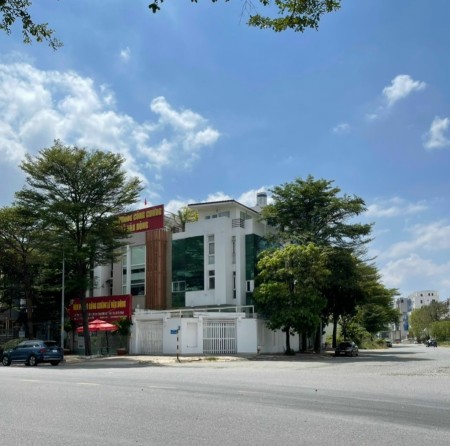 Cho thuê nhà phố căn góc 2 mặt tiền Bát Nàn & Trương Văn Bang - 3L thang máy 0903034123