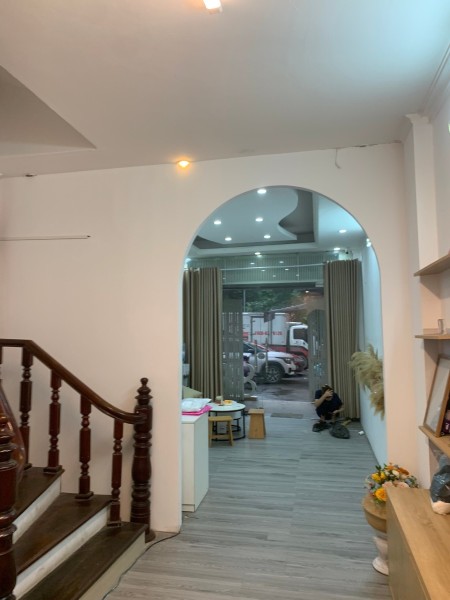 Cho thuê nhà mặt phố Nguyễn Văn Lộc, Hà Đông, 120m2, 6 phòng ngủ, 4 toilet