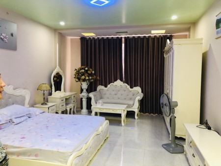 Cho thuê nhà 3 tầng Quá Nam - Đầy đủ đồ - Ô tô đổ cửa, 90m2, 3 phòng ngủ, 3 toilet
