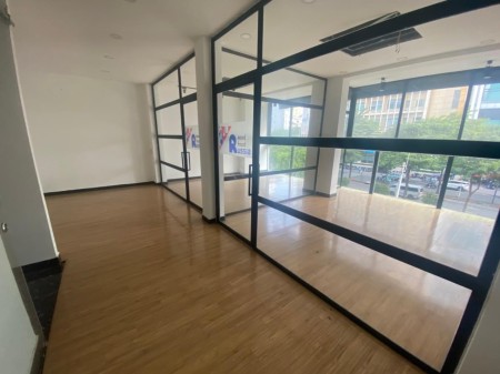 Cho thuê nhà mặt tiền tại Đại lộ Hàm Nghi Q1. 350m2. Kinh doanh tự do, được cải tạo. TL trực tếp