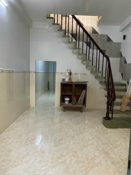 Cho thuê nhà mặt tiền hẻm rộng 5m đường CMT8, Q10