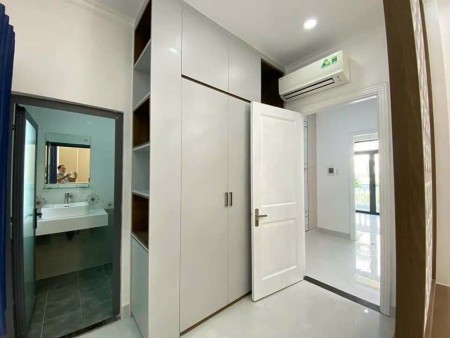 Cho thuê nhà HXH 5m Võ Văn Tần, P5, Q3, dtsd 450m2, giá 26 triệu