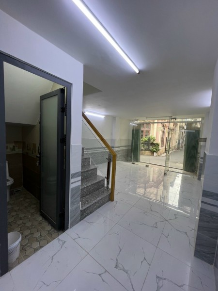 Cho thuê nhà nguyên căn 1\ Lý Chính Thắng p8 quận 3 Hồ Chí Minh .