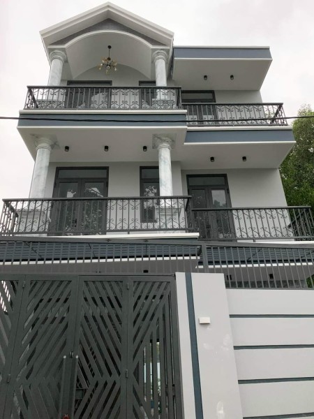 Cho thuê gấp biệt thự sân vườn 1 trệt 2 lầu 4pn 4wcLiên hệ 0935137907, 140m2, 4 phòng ngủ, 4 toilet