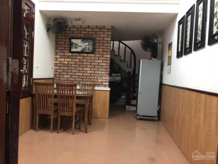Chính chủ cho thuê nhà riêng, diện tích 26m² x 4T tại trung tâm quận Đống Đa, HN giá sốc 9tr5/tháng, 122m2, 2 phòng ngủ, 2 toilet
