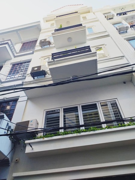 Cho thuê nhà Núi Trúc 48m2. Thiết kế 4 ngủ mênh mông 1 khách. Nhà mới xây. Ban công rộng.