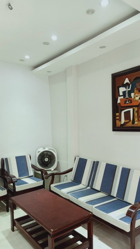 Chính chủ cho thuê nhà hẻm đường Nguyễn Trãi, Q1