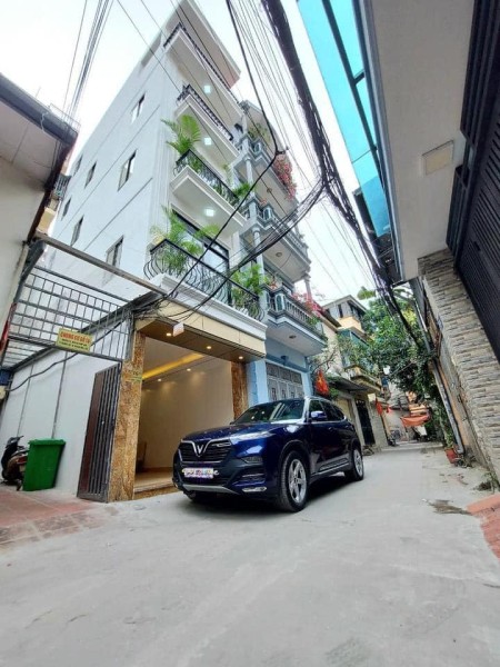 Cho thuê nhà Hoàng Văn Thái 55m2 có gara 7 chỗ, ngõ xe tải. 4 ngủ full đồ như K.Sạn. 15.5T, 55m2, 4 phòng ngủ, 4 toilet