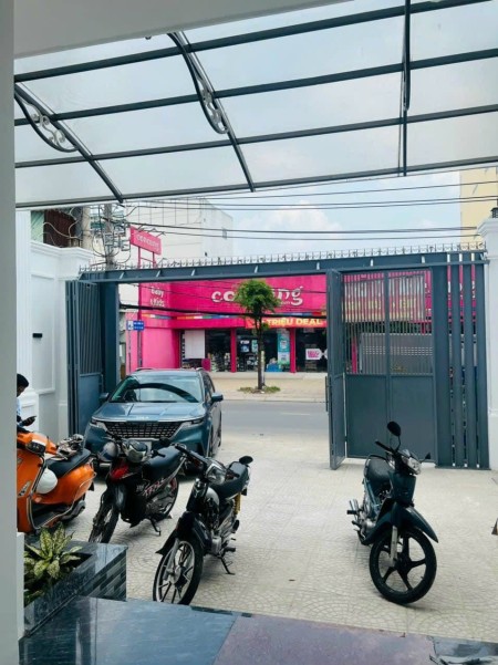 Cho thuê tòa nhà vừa mới xấy. Nằm gần mặt tiền Nguyễn Ảnh Thủ, P. Hiệp Thành, Q12