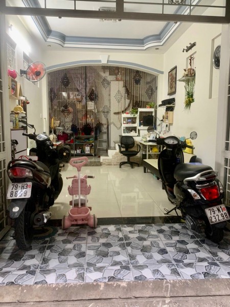 Cho thuê nhà hẻm Phan Xích Long, P2, PN, nhà 1 Trệt 2 lầu ST giá 14tr