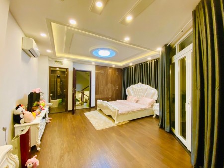 Nhà full nội thất Quân 7 cần cho thuê gấp