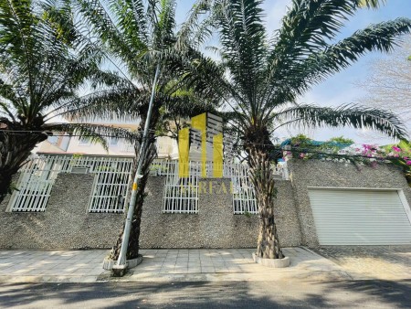 Đi đến slide 1