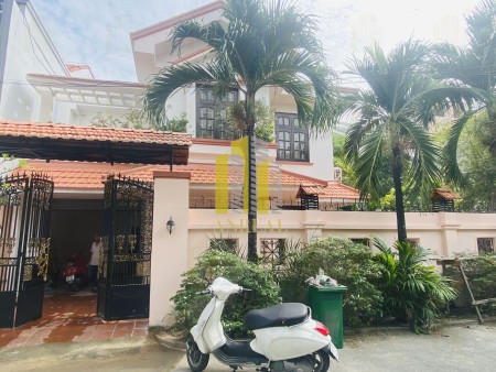Cho thuê Villa 230m2 đường Quốc Hương, 1 lầu sân trước - khu An Ninh