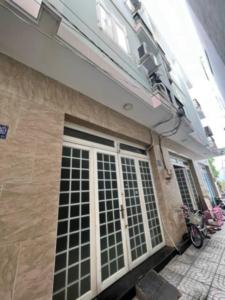 Cho thuê nhà nguyên căn 2 lầu 4 phòng chỉ 10tr Phạm Thế Hiển P5 Q8