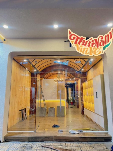 Cho thuê nhà mặt phố 8 phòng ngủ khu Bàn Cờ giá 40 triệu/1 tháng, 142m2, 8 phòng ngủ, 7 toilet