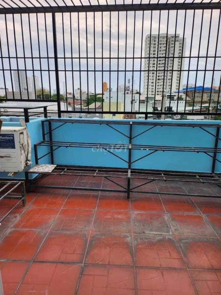 Nhà cho thuê nguyên căn phù hợp gia đình sinh viên ở gần trường học Marketing.