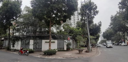 Cho thuê nhà lô góc Trần Thủ Độ - Hoàng Mai, diện tích 300m2 x 03 tầng, giá 120 triệu/tháng, 300m2, 5 phòng ngủ, 6 toilet