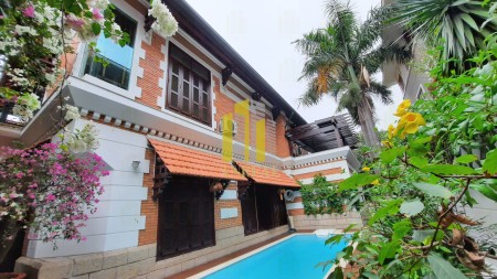 Cho Thuê Biệt Thự Cổ Điển Khu Thảo Điền Hồ Bơi, Sân Vườn 450m2