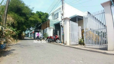 Cho thuê nhà cạnh chung cư Happy One , gần siêu thị Mega Quốc Lộ 13 giá 5 triệu/tháng, 112m2, 1 phòng ngủ, 1 toilet