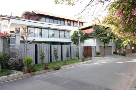 Biệt thự cần cho thuê cực độc tại Thảo Điền - Quận 2