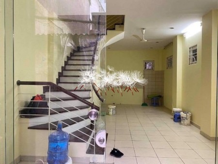 Chính chủ cho thuê nhà ngõ Láng Hạ, Đống Đa 50m2 x 4t, 18tr, ô tô, vp