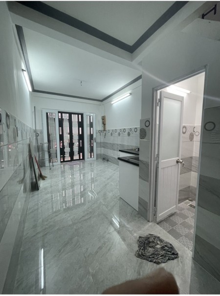 Cho thuê nhà nguyên căn khu tái thiết Hoàng Diệu hẻm ô tô đỗ cửa khu 20 thước phường 8 quận 4
