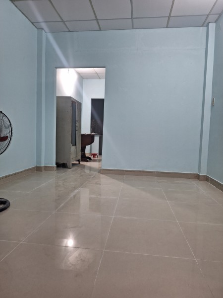 Cho thuể nhà hẻm 458/...htp q7 dt;3,5×12=1 làu 2pn 2wc giá:7,5trieu