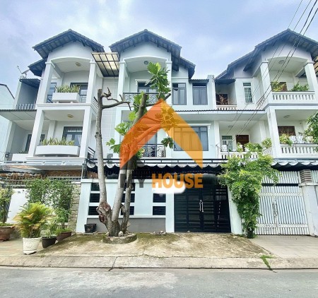 Villa xịn, 2 lầu sàn suốt, 500M2 sử dụng trung tâm An Phú Q2
