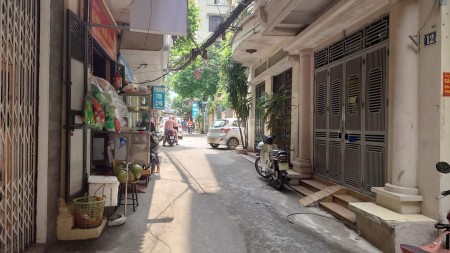 Cho Thuê Nhà Nguyên Căn, Nguyễn Chí Thanh, Đống Đa, 40m2 x 5T, Giá: 16 Tr/Th.(Có TL)