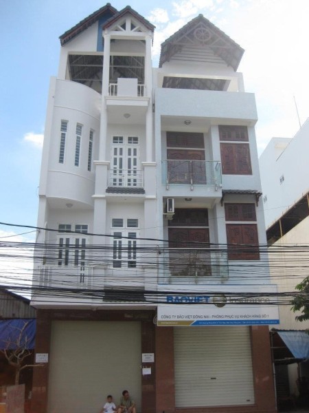 Chí Nhà nguyên căn - đối diện đài truyền hình Đồng Nai Cần cho thuê, 100m2, 5 phòng ngủ, 5 toilet