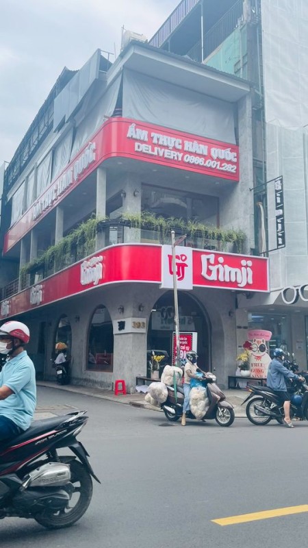 Nhà 2 mặt tiền kế bên Vạn Hạnh Mall