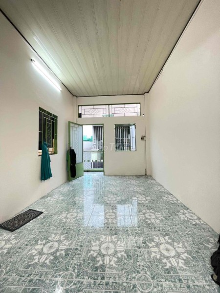 Nhà 4 tầng đẹp, hẻm xe hơi thông 2 đầu ra đường 20 Thước, phố ẩm thực Vĩnh Khánh, 80m2, 3 phòng ngủ, 3 toilet