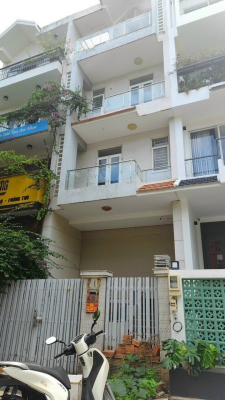 Cho thuê nhà trệt 2 lầu khu dân cư Him Lam 6 phòng