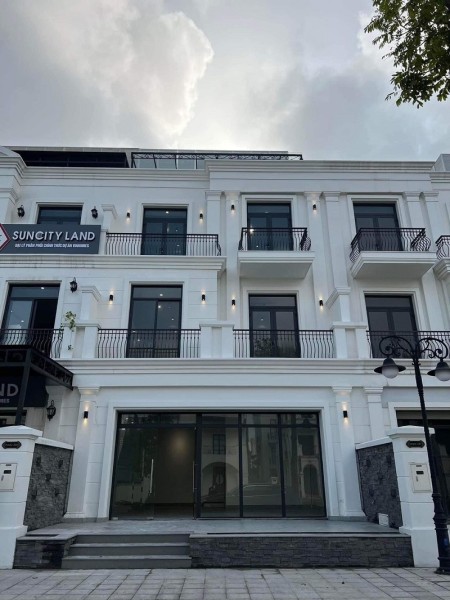 Chủ nhà cần cho thuê gấp nguyên căn Shophouse đường Hải Âu 2 dự án Vinhomes Gia Lâm, 90m2, 4 phòng ngủ, 3 toilet