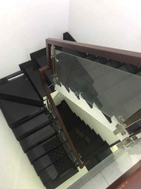 Cho Thuê nhà mới nguyên căn Mặt Tiền đường Bàn Cờ P3. Q.3 (Ngay chợ Bàn Cờ)