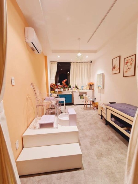 Cho thuê nhà mặt tiền đẹp đường Trần Quang Diệu q3,LH:0339507189