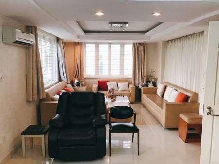 Biệt thự Phú Mỹ Vạn Phát Hưng dt 220m2, 4pn, full nội thất cho thuê 50 triệu/háng