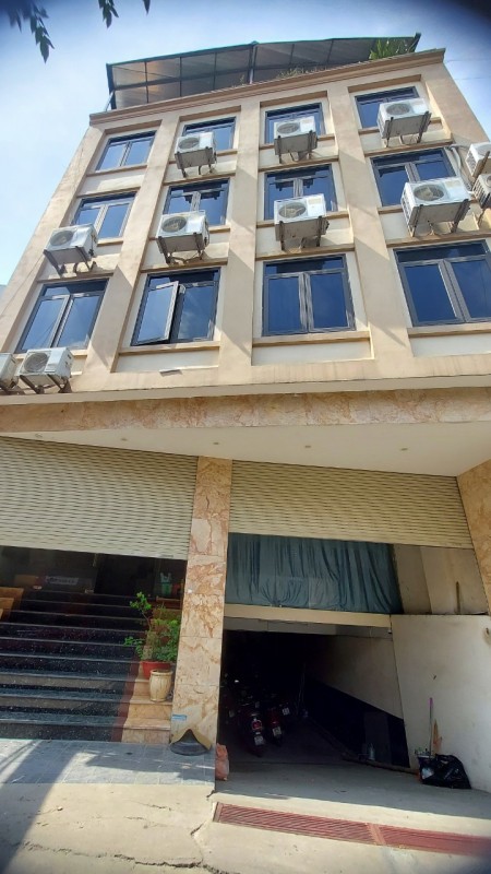 Cho thuê nhà mặt phố Đống Đa - 7 tầng thang máy- View đẹp - Vỉa hè rộng thoáng - Dịch vụ tiện, 90m2, 7 phòng ngủ, 7 toilet