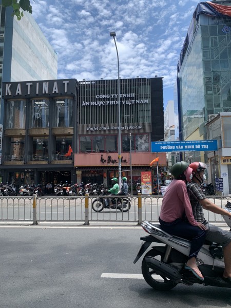 Cho thuê mặt tiền Nguyễn Tri Phương 7,5 x 16, chỉ 185tr/tháng Quận 10