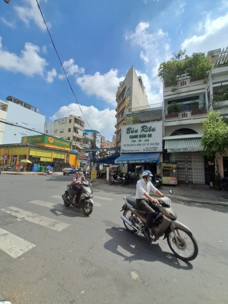 Cho thuê nhà đường 3/2 q10 4mx27 trệt 3 lầu giá 65tr/th