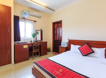 Cho thuê nhà nguyên căn Hẻm nội bộ 541 đường Sư Vạn Hạnh, Phường 12, Quận 10.