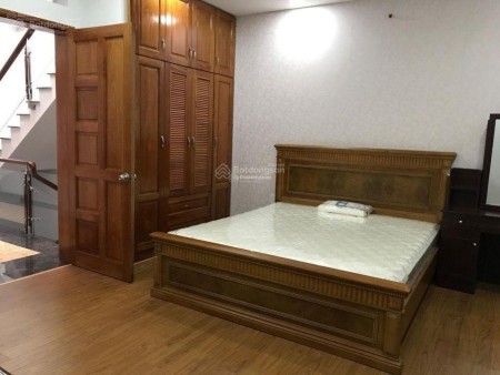 Cho thuê nhà nguyên căn 5x20, 3 lầu mặt tiền ĐS Hoàng Quốc Việt