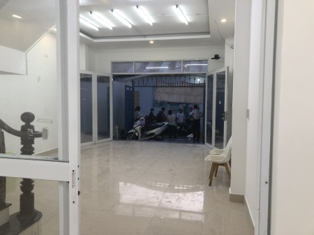 Cho thuê nhà Cách Mạng Tháng 8, P. 10, Q.3 DT 5mx15m giá 33tr/th