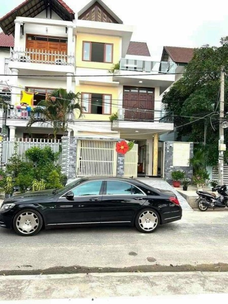 Chủ nhà cho thuê biệt thự phường 7, quận 8, 120m2, 4 phòng ngủ, 3 toilet
