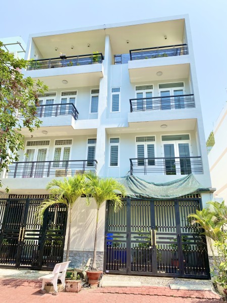 Cho thuê nhà 4 lầu trung tâm quận 7 ngay Lottee Mart